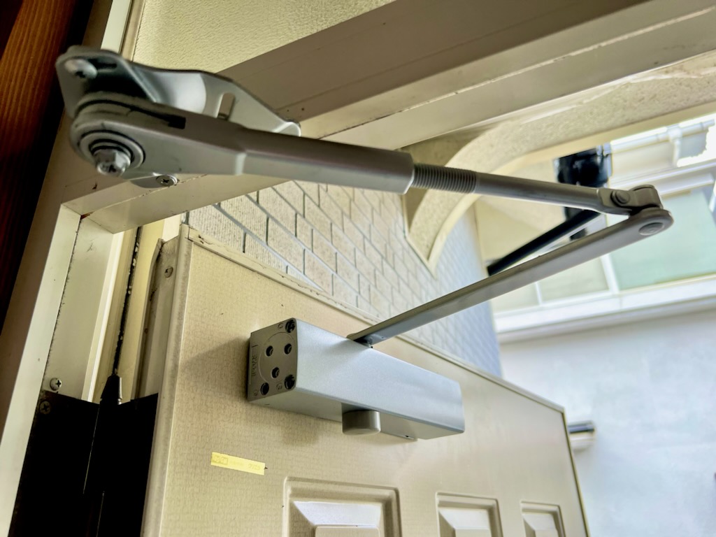 大阪府 寝屋川市 ドアクローザー アームのみ交換 未分類 株式会社鍵匠